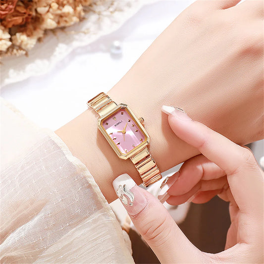 Montre type luxe pour femmes. Quartz