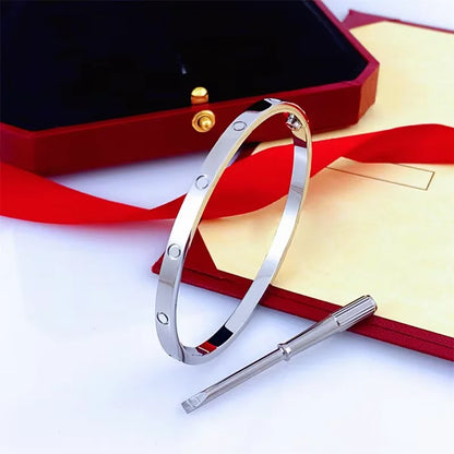 Bracelet type love