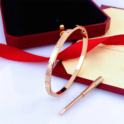 Bracelet type love